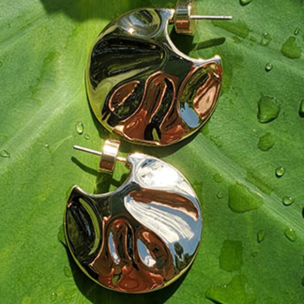 Banana Republic Gold Textured Circle Hoop Earrings